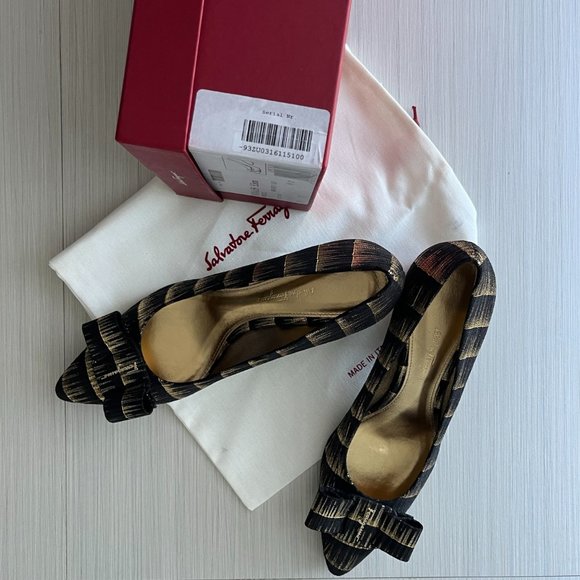 Metallic bow pumps - Picture 13 of 16